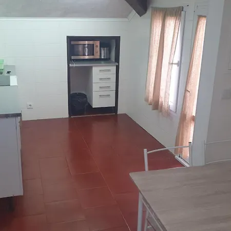Vitorino De Nemesio Guest house *